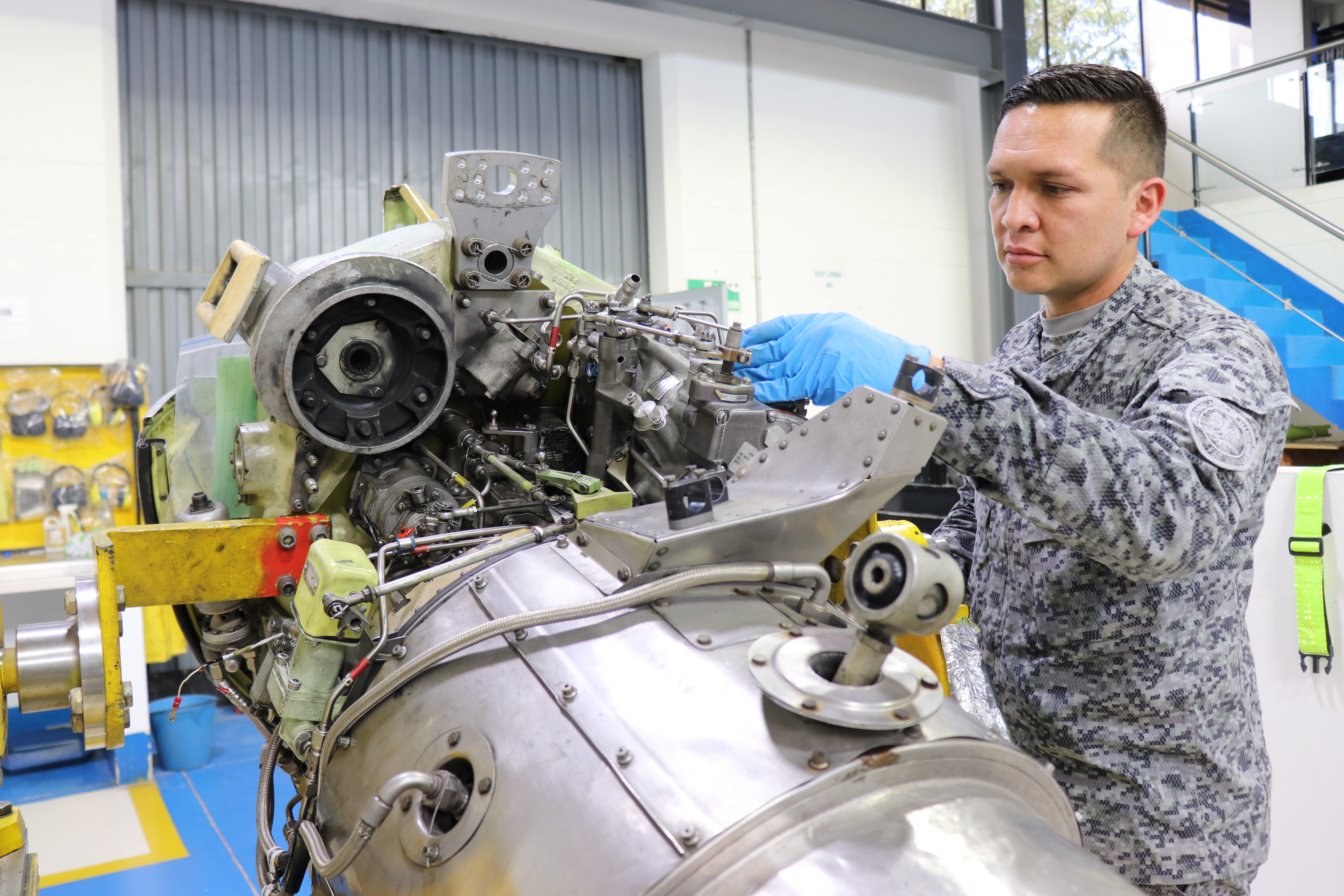Ingeniería de un Suboficial FAC para la aviación no tripulada de la Fuerza Aérea Colombiana